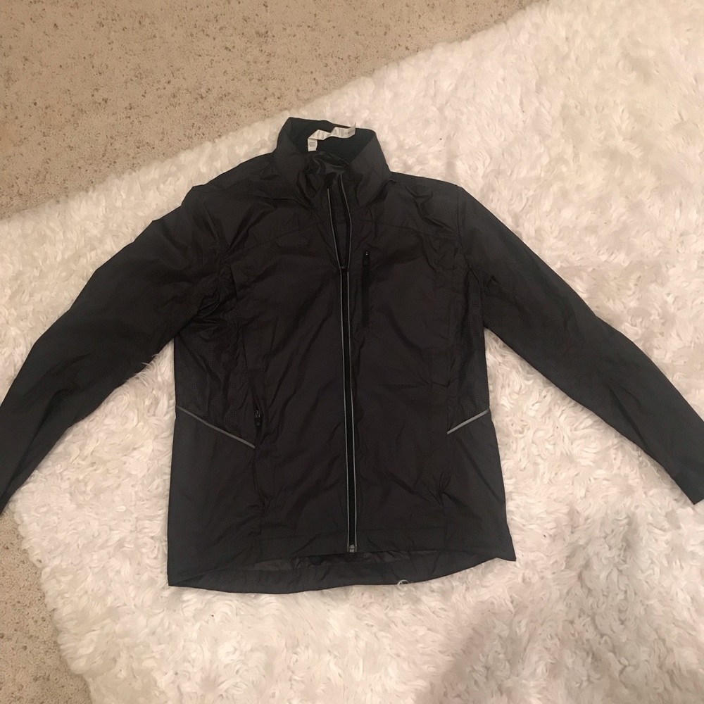Size M Men’s Lululemon Rain Jacket